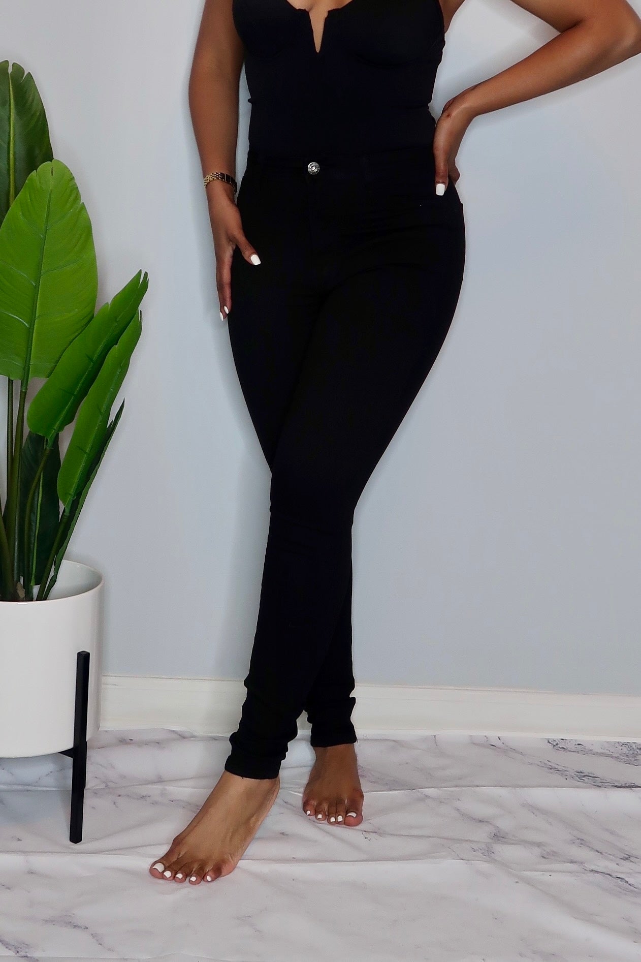 Perfect Fit High Waist Jeans- Black