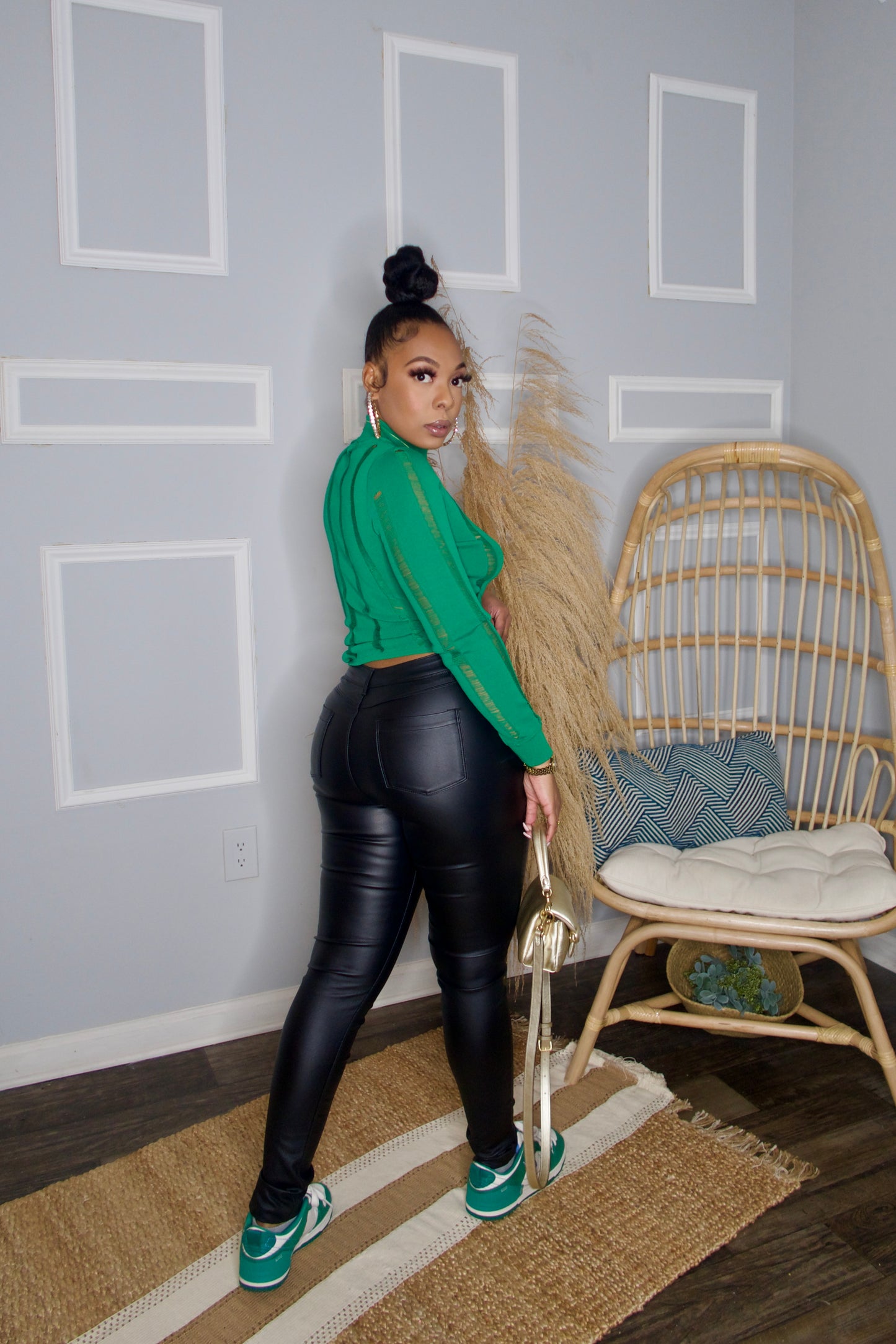 Trixie Distressed Sweater- Kelly Green